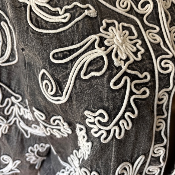 Women’s Soft Surroundings  Gray Wildwood  Cropped Embroidered Jacket Lg - Picture 3 of 7